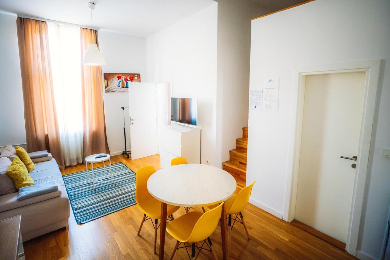 Dta Hebrangova Apartment